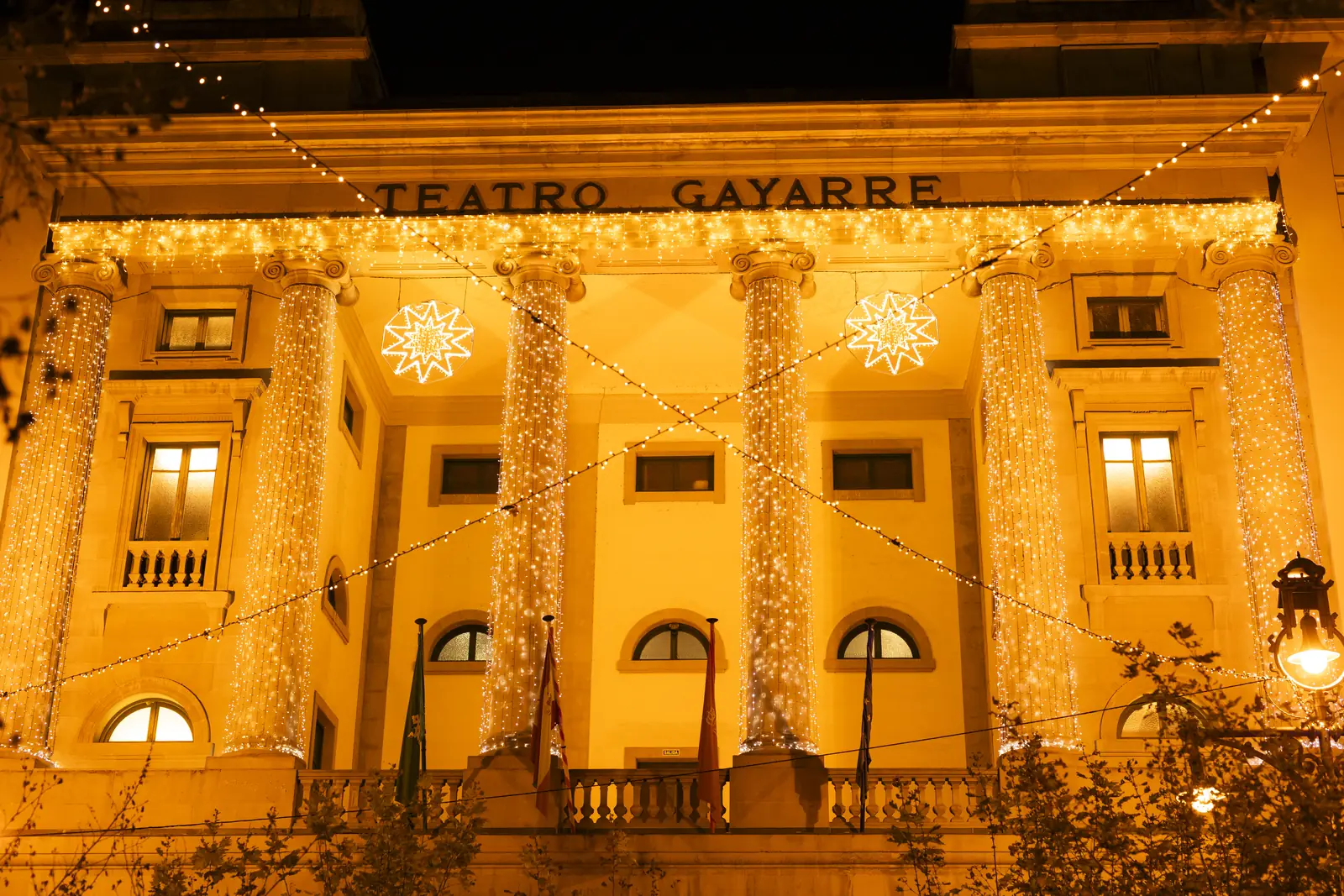 Théâtre Gayarre habillé pour les fêtes