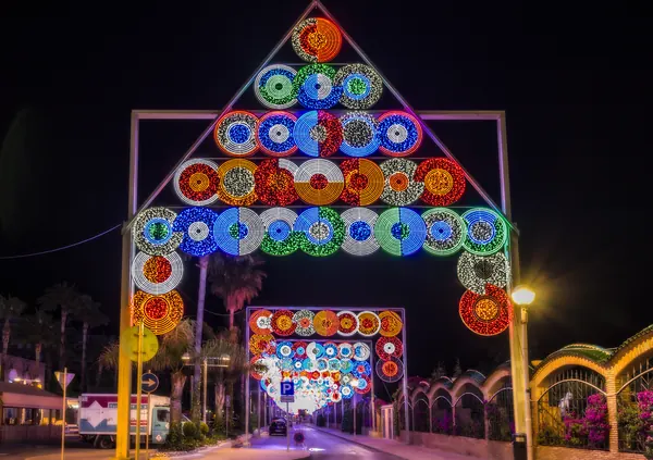 Arche de mandalas lumineux