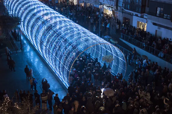 Tunnel bleu animé en centre-ville, Puente Genil